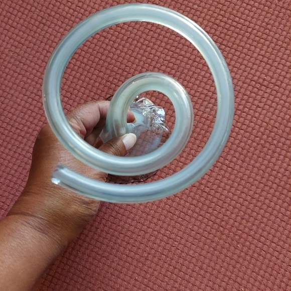 Vintage* Mid-Century Hand-blown One Piece Trumpet Glass Vase with Coiled Base - Picture 5 of 6